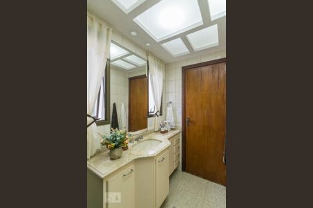 Apartamento à venda com 140m², 4 quartos e 2 vagasBanheiro da Suíte