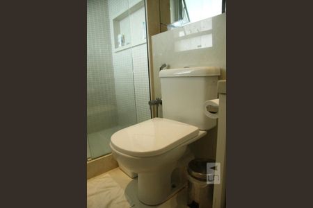 Apartamento à venda com 600m², 6 quartos e 5 vagasBanheiro da Suíte 2