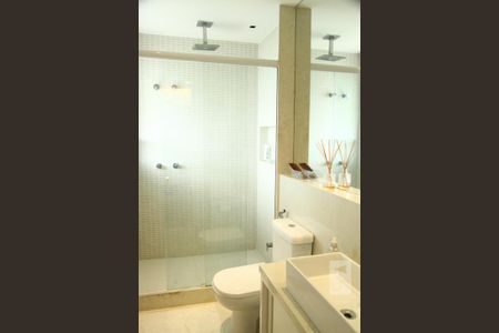 Apartamento à venda com 600m², 6 quartos e 5 vagasBanheiro da Suíte 2