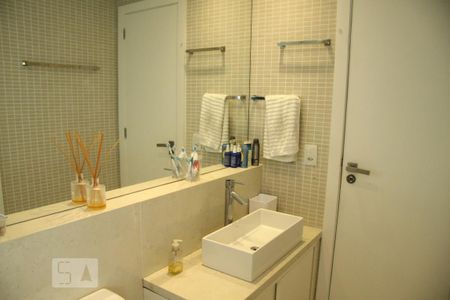 Apartamento à venda com 600m², 6 quartos e 5 vagasBanheiro da Suíte 2