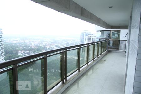 Apartamento à venda com 600m², 6 quartos e 5 vagasVaranda