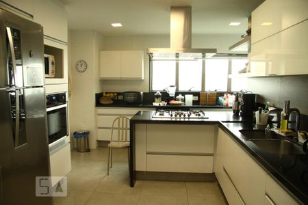 Apartamento à venda com 600m², 6 quartos e 5 vagasCozinha