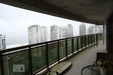 Apartamento à venda com 600m², 6 quartos e 5 vagasVaranda