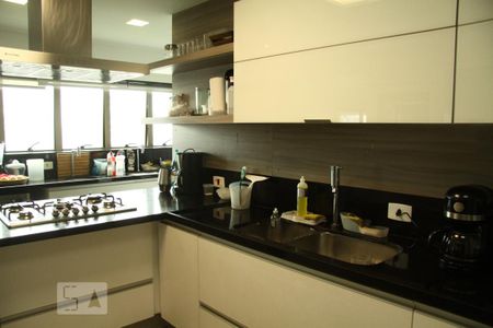 Apartamento à venda com 600m², 6 quartos e 5 vagasCozinha