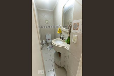 Casa de condomínio à venda com 304m², 4 quartos e 3 vagasLavabo