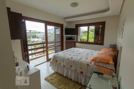 Casa de condomínio à venda com 304m², 4 quartos e 3 vagasSuíte