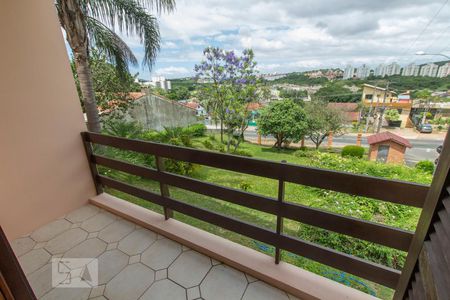 Casa de condomínio à venda com 304m², 4 quartos e 3 vagasSacada Sala