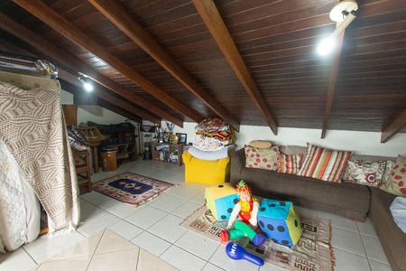 Casa de condomínio à venda com 304m², 4 quartos e 3 vagasSótão