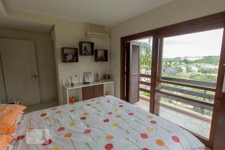 Casa de condomínio à venda com 304m², 4 quartos e 3 vagasSuíte