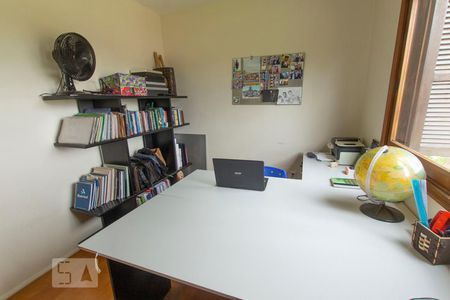 Casa de condomínio à venda com 304m², 4 quartos e 3 vagasEscritório