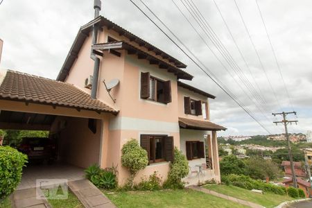 Casa de condomínio à venda com 304m², 4 quartos e 3 vagasFachada
