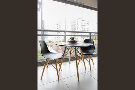 Studio para alugar com 31m², 1 quarto e sem vaga Studio para alugar com 31m², 1 quarto e sem vagaVaranda