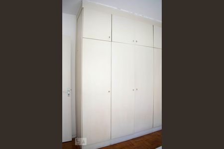 Quarto de apartamento à venda com 1 quarto, 75m² em Centro Histórico, Porto Alegre