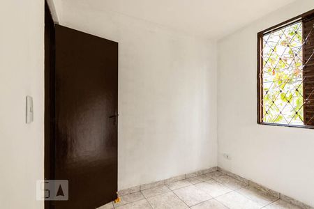 Quarto 1 de apartamento para alugar com 2 quartos, 45m² em Vila Silvia, São Paulo