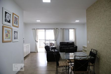 Apartamento para alugar com 102m², 2 quartos e 2 vagasSala