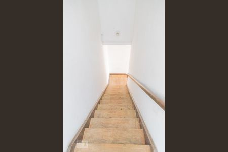 Casa à venda com 110m², 2 quartos e sem vagaEscada