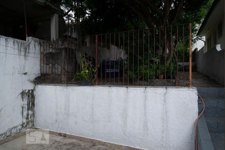 Casa à venda com 200m², 3 quartos e 2 vagas Casa à venda com 200m², 3 quartos e 2 vagasQuintal