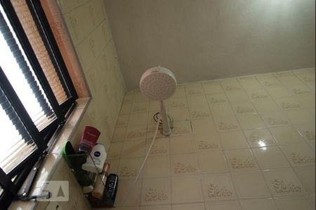 Casa à venda com 200m², 3 quartos e 2 vagas Casa à venda com 200m², 3 quartos e 2 vagasChuveiro