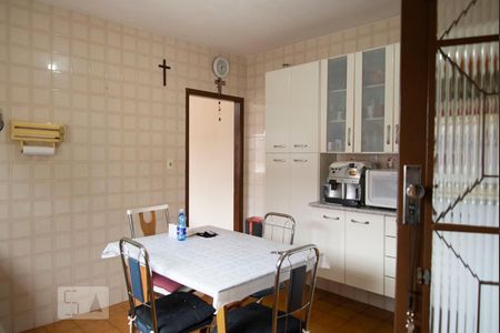 Casa à venda com 200m², 3 quartos e 2 vagas Casa à venda com 200m², 3 quartos e 2 vagasCozinha