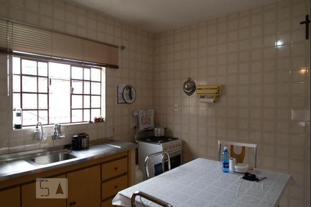 Casa à venda com 200m², 3 quartos e 2 vagas Casa à venda com 200m², 3 quartos e 2 vagasCozinha