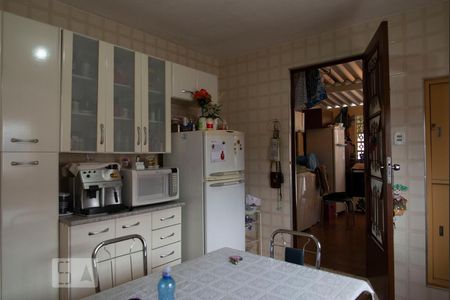 Casa à venda com 200m², 3 quartos e 2 vagas Casa à venda com 200m², 3 quartos e 2 vagasCozinha