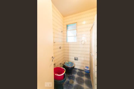 Casa à venda com 291m², 4 quartos e 5 vagasBanheiro Social