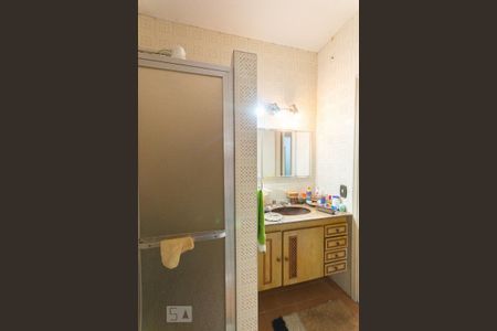 Casa à venda com 291m², 4 quartos e 5 vagasBanheiro da Suíte