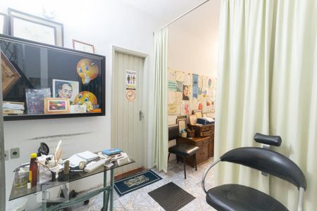 Casa à venda com 291m², 4 quartos e 5 vagasSalão