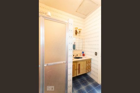 Casa à venda com 291m², 4 quartos e 5 vagasBanheiro Social