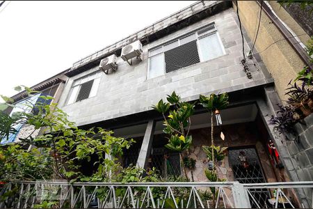 Casa à venda com 184m², 4 quartos e 2 vagasFachada