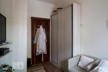 Casa à venda com 212m², 5 quartos e 4 vagasQuarto 2