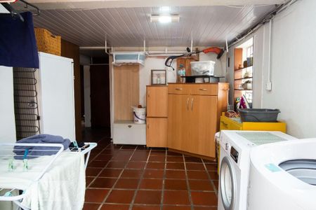 Casa à venda com 212m², 5 quartos e 4 vagasÁrea de Serviço