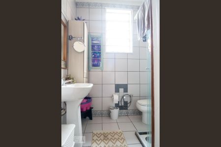 Casa à venda com 212m², 5 quartos e 4 vagasBanheiro 2