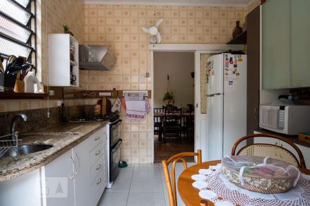 Casa à venda com 212m², 5 quartos e 4 vagasCozinha