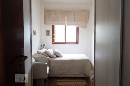 Casa à venda com 212m², 5 quartos e 4 vagasQuarto 2