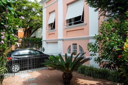 Casa à venda com 212m², 5 quartos e 4 vagasÁrea Externa