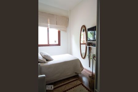 Casa à venda com 212m², 5 quartos e 4 vagasQuarto 2