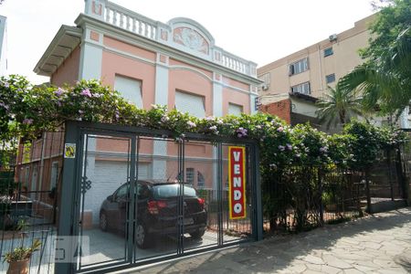 Casa à venda com 212m², 5 quartos e 4 vagasFachada