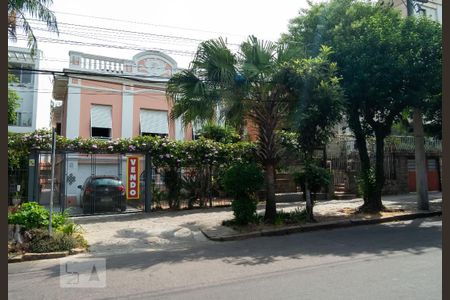 Casa à venda com 212m², 5 quartos e 4 vagasFachada