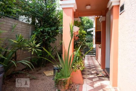 Casa à venda com 212m², 5 quartos e 4 vagasÁrea Externa