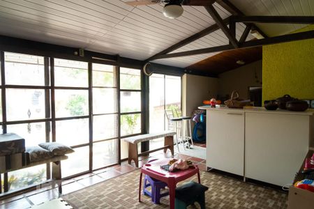 Casa à venda com 212m², 5 quartos e 4 vagasEdícula 