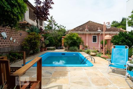 Casa à venda com 212m², 5 quartos e 4 vagasPiscina