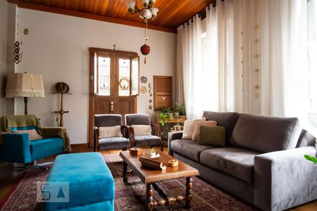 Sala de casa à venda com 5 quartos, 212m² em Teresópolis, Porto Alegre