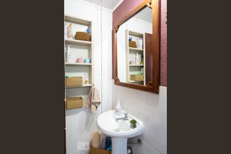 Casa à venda com 212m², 5 quartos e 4 vagasBanheiro 1