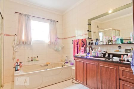 Casa para alugar com 280m², 3 quartos e 6 vagas Casa para alugar com 280m², 3 quartos e 6 vagasBanheiro da Suíte 3