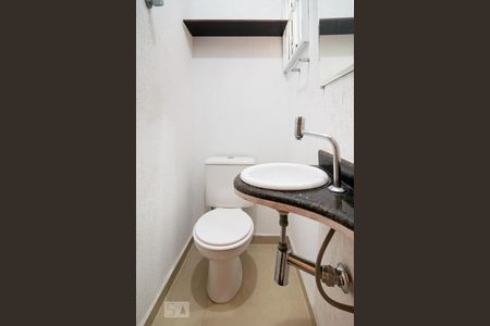 Lavabo de casa para alugar com 3 quartos, 110m² em Vila Isa, São Paulo