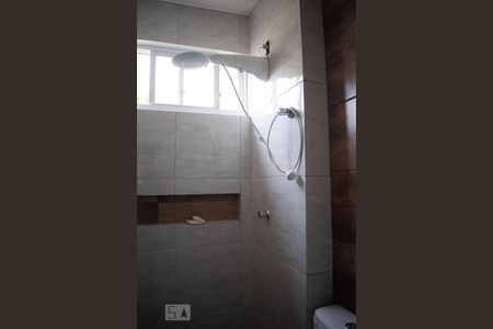 Banheiro de apartamento à venda com 1 quarto, 40m² em Camaquã, Porto Alegre
