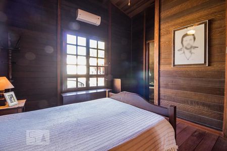 Dormitório de casa à venda com 3 quartos, 100m² em Ipanema, Porto Alegre