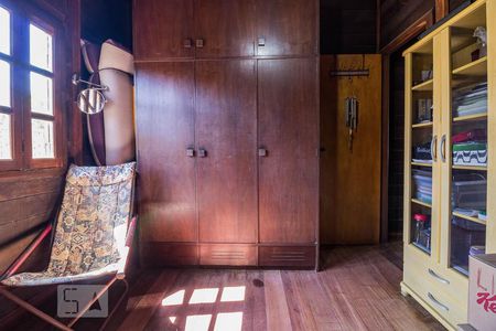 Dormitório de casa à venda com 3 quartos, 100m² em Ipanema, Porto Alegre