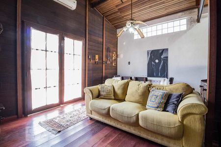 Sala de casa à venda com 3 quartos, 100m² em Ipanema, Porto Alegre